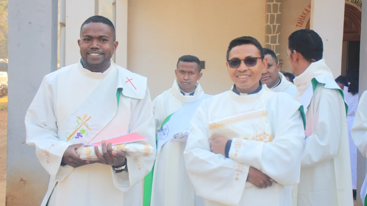 You are currently viewing Deux Jésuites d’Antsirabe ordonnés prêtres