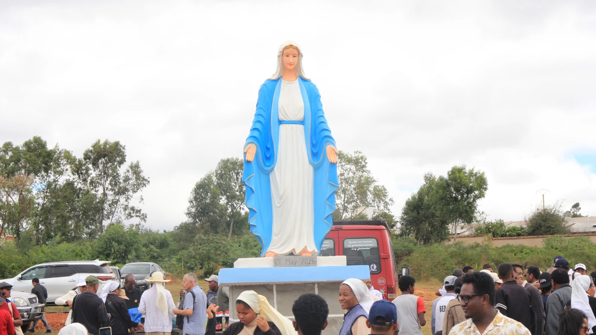 You are currently viewing La Sainte Vierge au coeur des caféiers d&rsquo;Ambohitraivo